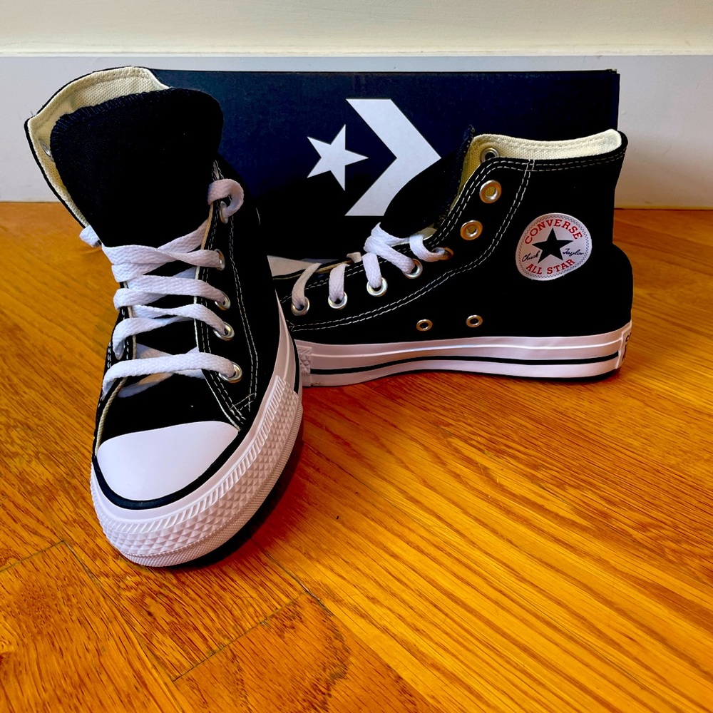 NIB Converse Chuck Taylor All Stars High Tops Women's 6 BLACK